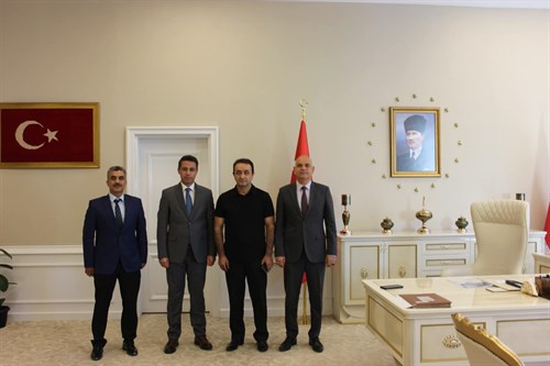 Darende Hulusi Efendi Devlet Hastanesi Başhekimi Sn. Mustafa KARABULUT' un Kaymakamımız Sn. Şeref GÜLYER’e Veda Ziyareti