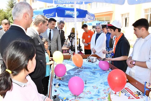 HACI NACİYE ATEŞ ANADOLU LİSESİNDE BİLİM FUARI 